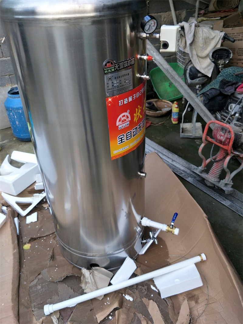 狀元雨無(wú)塔供水器壓力罐農(nóng)村安裝實(shí)拍